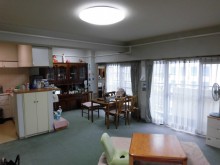 樹木の素材感にこだわったマットな質感のキッチン　渋谷区Ｉ様邸